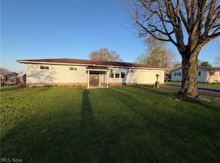 22179 Valley View Dr, West Lafayette, OH