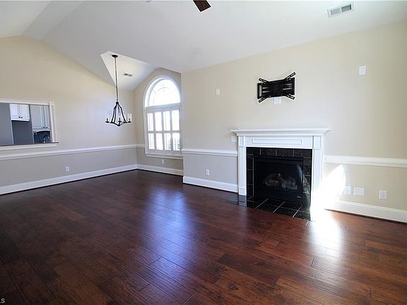 4th image of 1441 Cawdor Ln