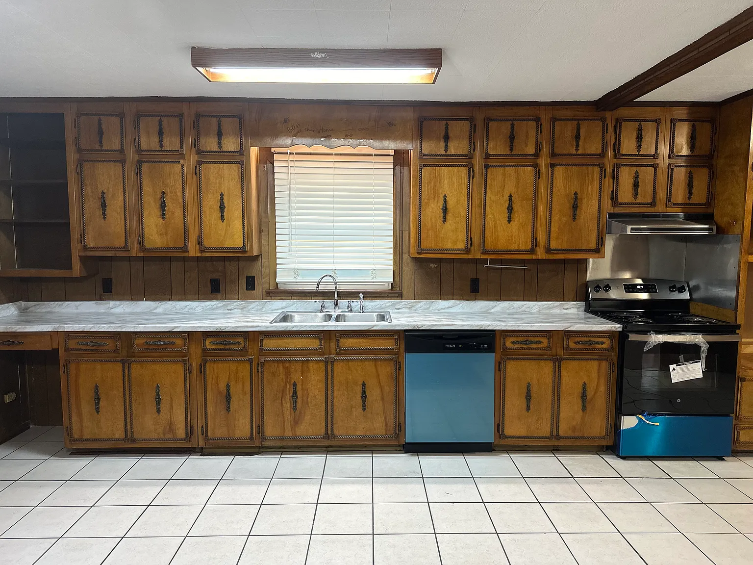 3 bed, 1.5 bath, 1689 sqft, $1,500 — Photo 4