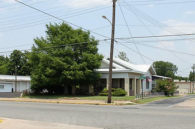1st image of 603 N Travis St