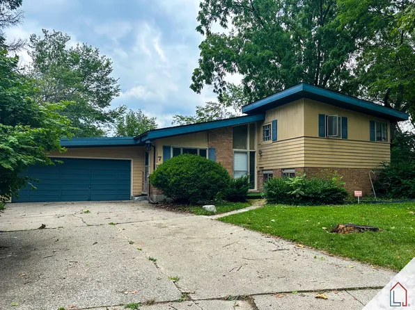 7 Warwick Ct, Park Forest, IL 60466