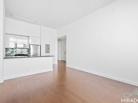 5th image of 80 Dekalb Ave APT 28B