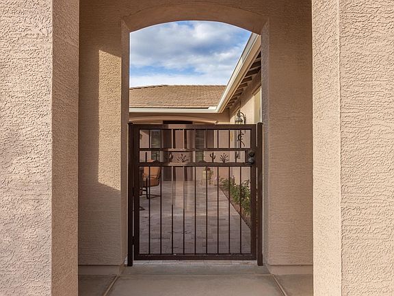 4th image of 2446 E Orleans Dr