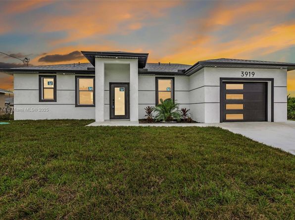 Lehigh Acres single-family home