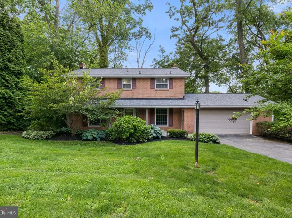 2648 Cambridge Rd, York, PA 17402