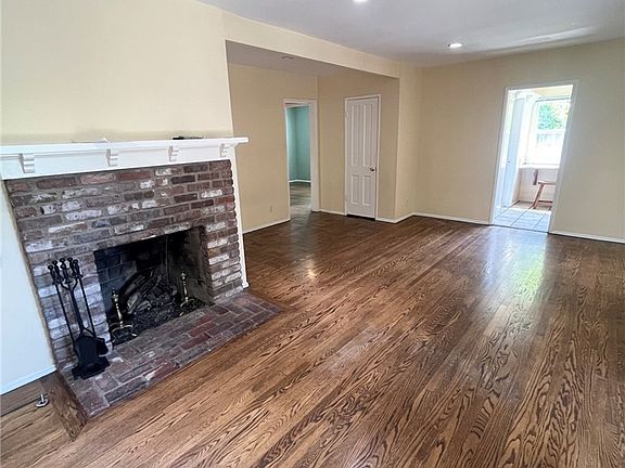 4th image of 4419 Calhoun Ave