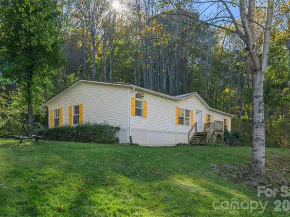 106 Nunnehi Trl, Waynesville, NC 28786