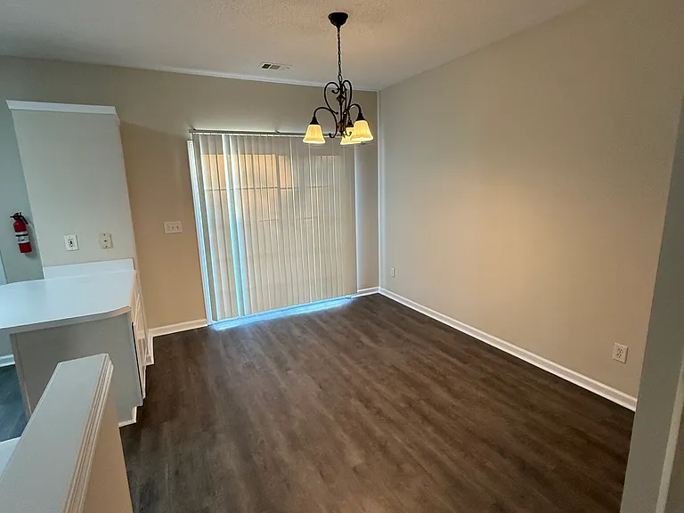 2765 Ashleigh Ln — Photo 8
