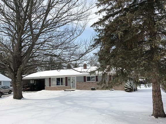 4th image of 3075 E Hillcrest Dr