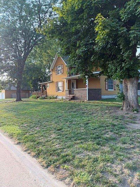 1st image of 603 2nd St