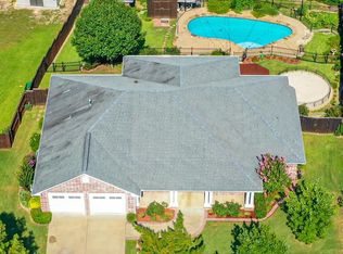 213 Heritage Ct, Lindale, TX 75771