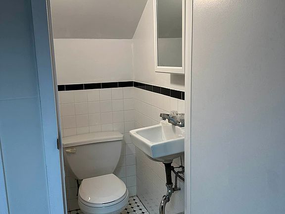 5th image of 18 Saint Marks Pl APT 16