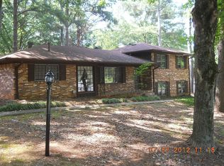 574 Allgood Rd, Stone Mountain, GA 30083