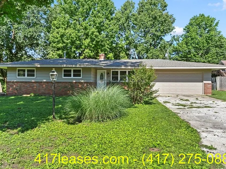 203 S White Oak Ave — Photo 1