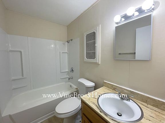 5th image of 9943 Ellis Dr