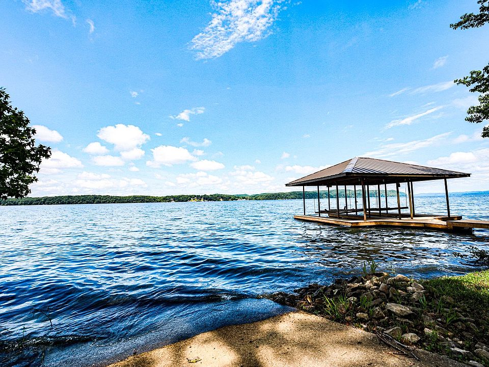 1st image of 215 Lake Bend Shores Dr