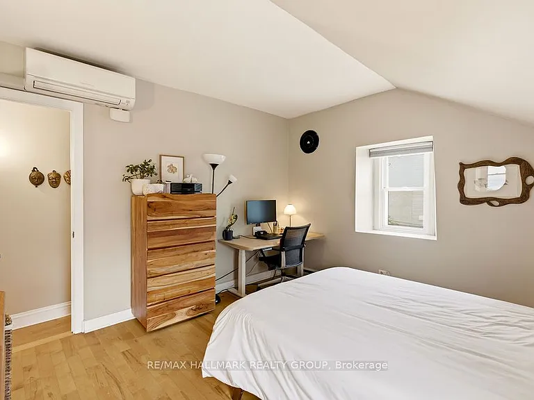 176 King Edward Ave — Photo 25