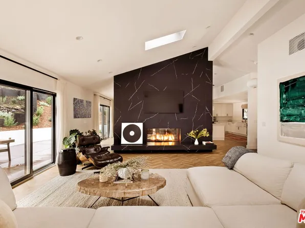 3476 Mandeville Canyon Rd, Los Angeles, CA 90049