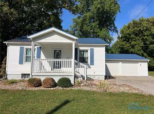 22561 2nd St, Defiance, OH 43512