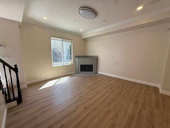 4th image of 441 N Los Robles Ave Unit 14