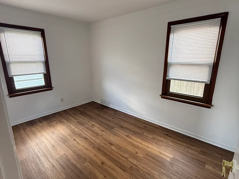 12925 Callender St — Photo 7