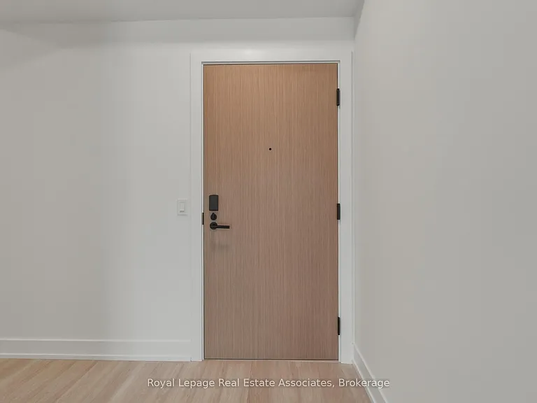 25 Cordova Ave #1802 — Photo 19