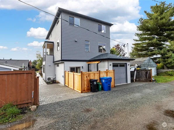 8410 17th Ave SE, Seattle, WA 98106