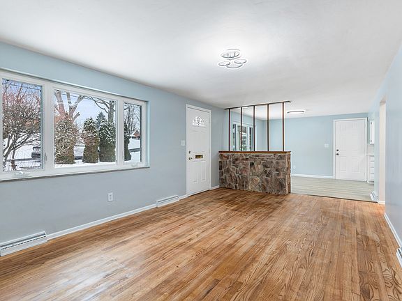 3rd image of 152 W Patty Ln