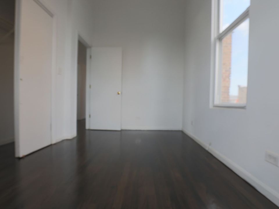 Building Photo 5