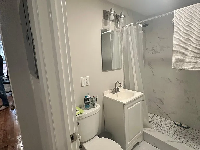 2 Snelling Pl #1 — Photo 3