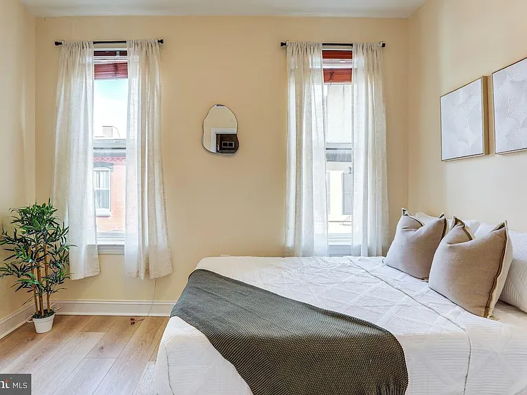1146 S Dorrance St — Photo 11