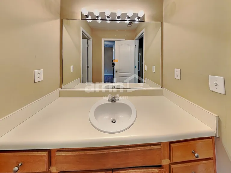 4813 Madison Point Cir — Photo 19