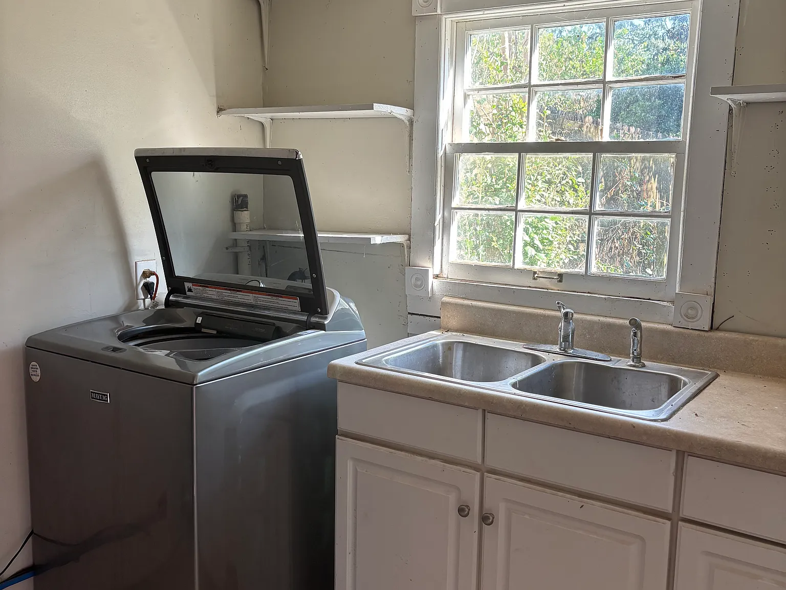 3 bed, $1,400 — Photo 3