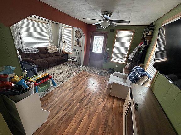 5th image of 412 ELM STREET