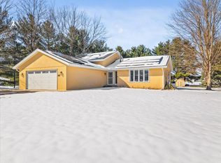 6346 Smoke Tree Cir, Roscoe, IL 61073