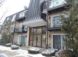 10308 Circle Dr APT 101, Oak Lawn, IL 60453