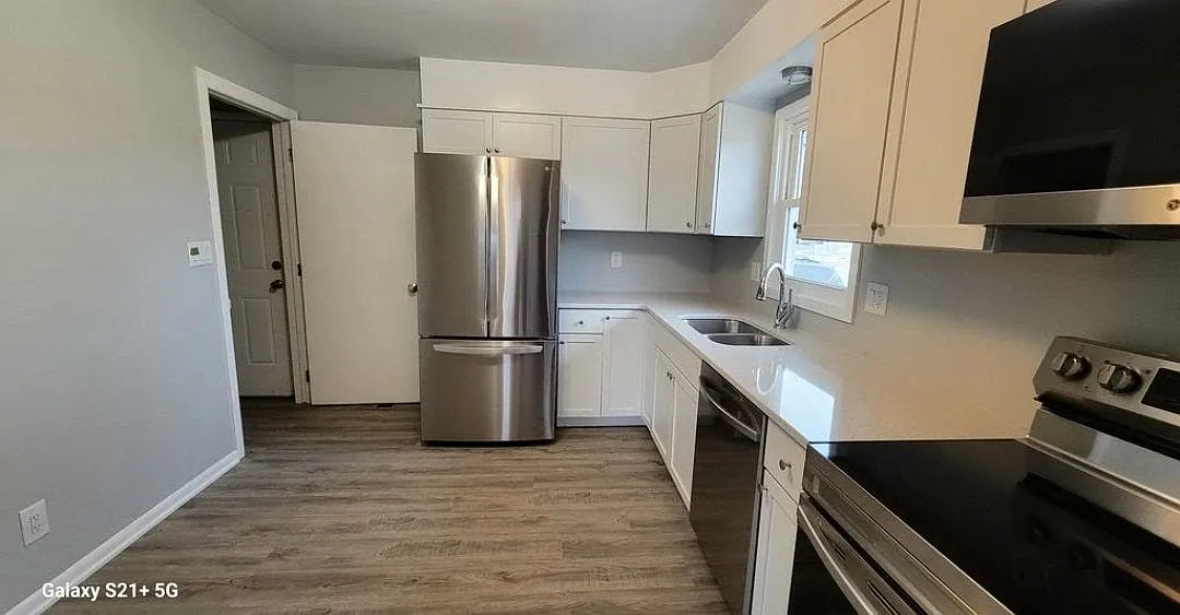 4 bed, 900 sqft, $1,575 — Photo 3