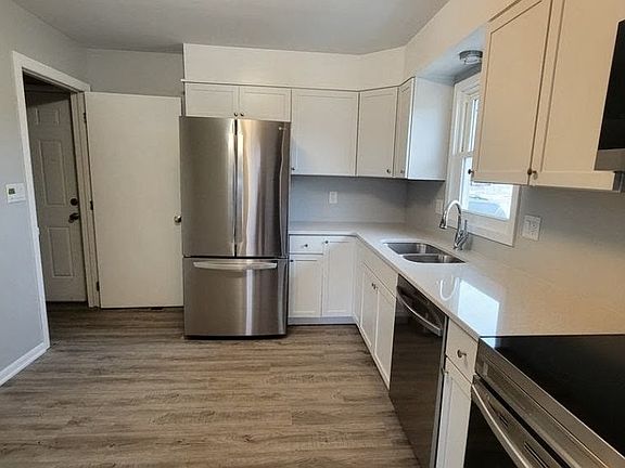 3rd image of 1106 28th St #1106
