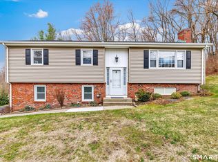 15 Dexter Drive, Shelton, CT 06484