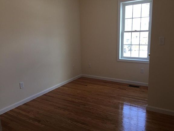 5th image of 19 Truelson Dr