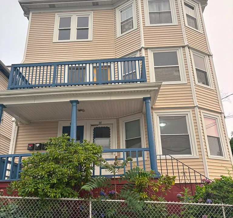 32 Sisson St #2