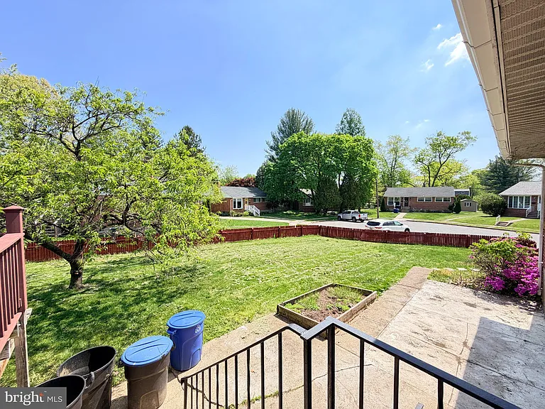 1307 Malbay Dr — Photo 16