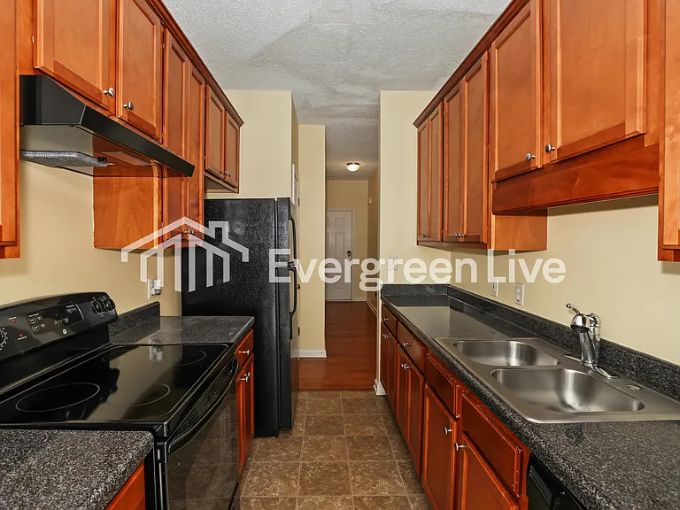 240 Shenandoah Dr — Photo 9
