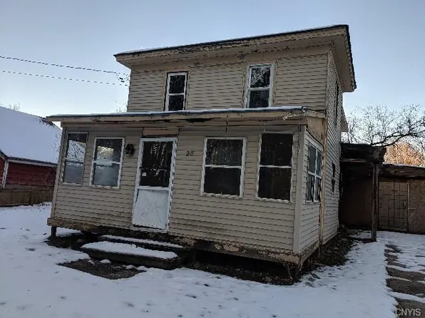 28 Stewart St, Pulaski, NY 13142