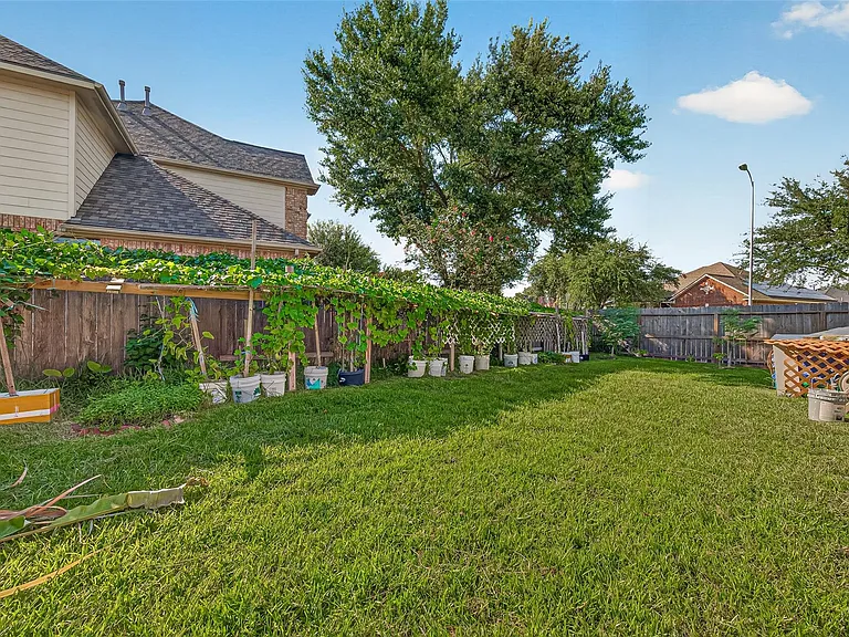 10802 Warner Hollow Ct — Photo 33