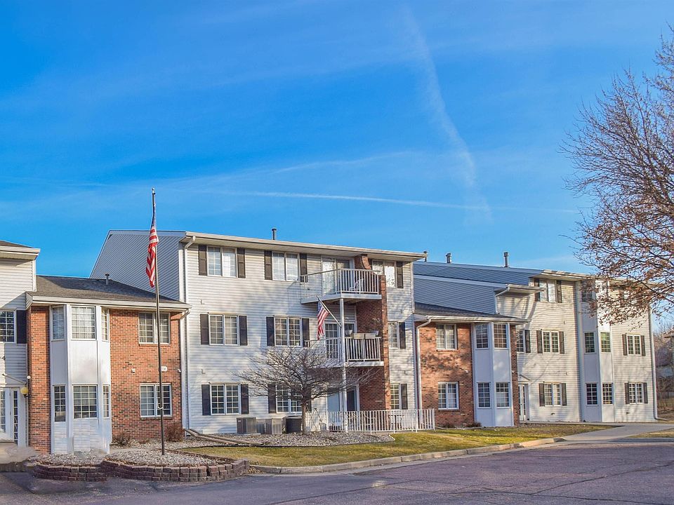 1st image of 1104 W 57th St APT 303A