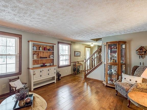4th image of 2049 Capestrano Dr