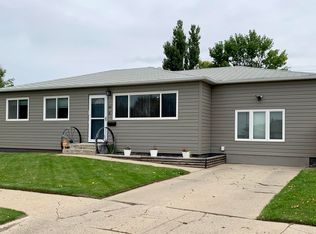 614 17th Ave W, Williston, ND 58801