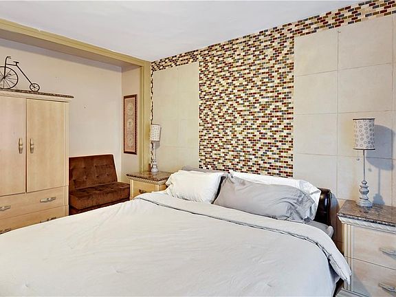 4th image of 3125 Tibbett Ave #1J