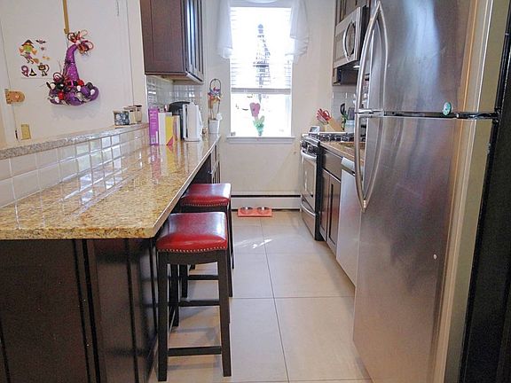 5th image of 2043 E 58th St #141C